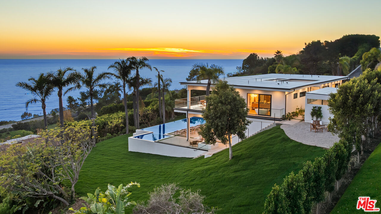 4732 Avenida Del Mar