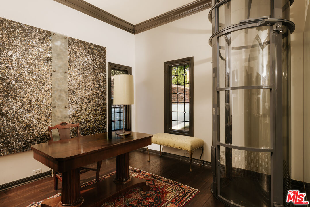 344 S Hudson Ave