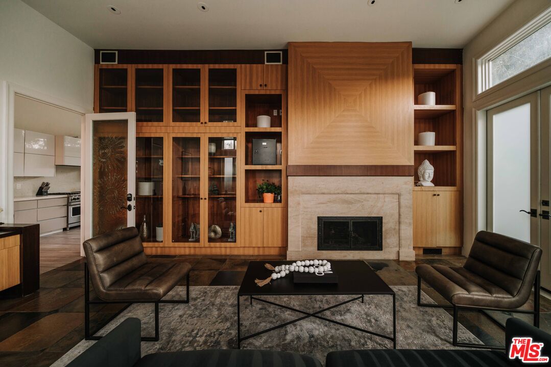 11037 Anzio Rd