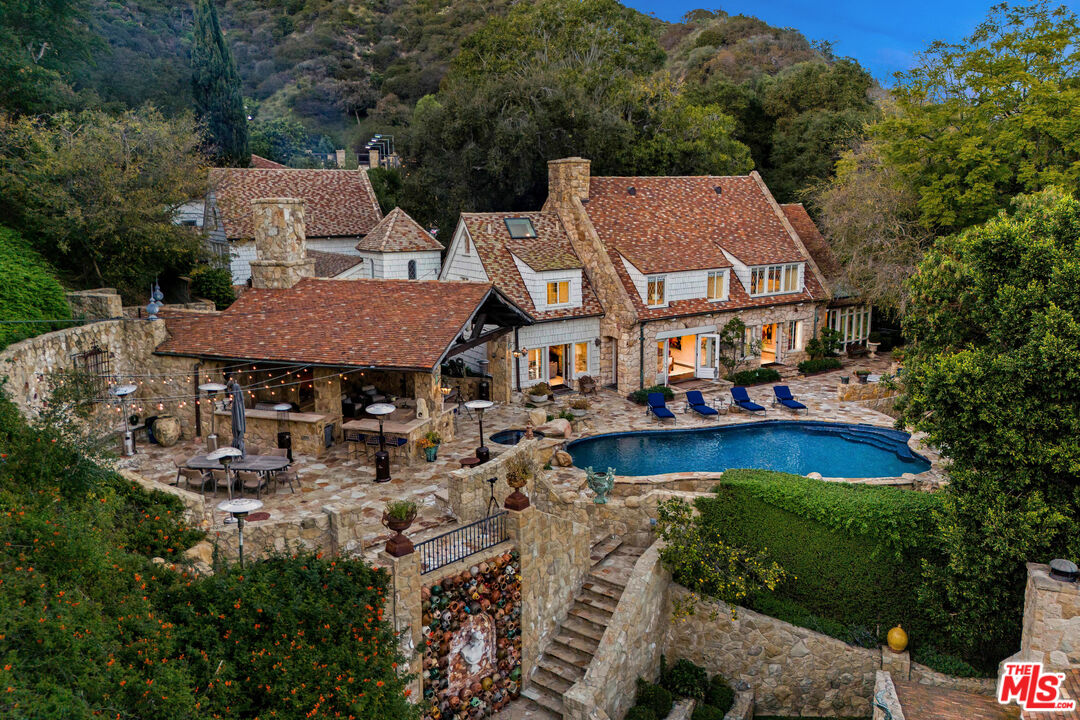 9631 Cedarbrook Dr