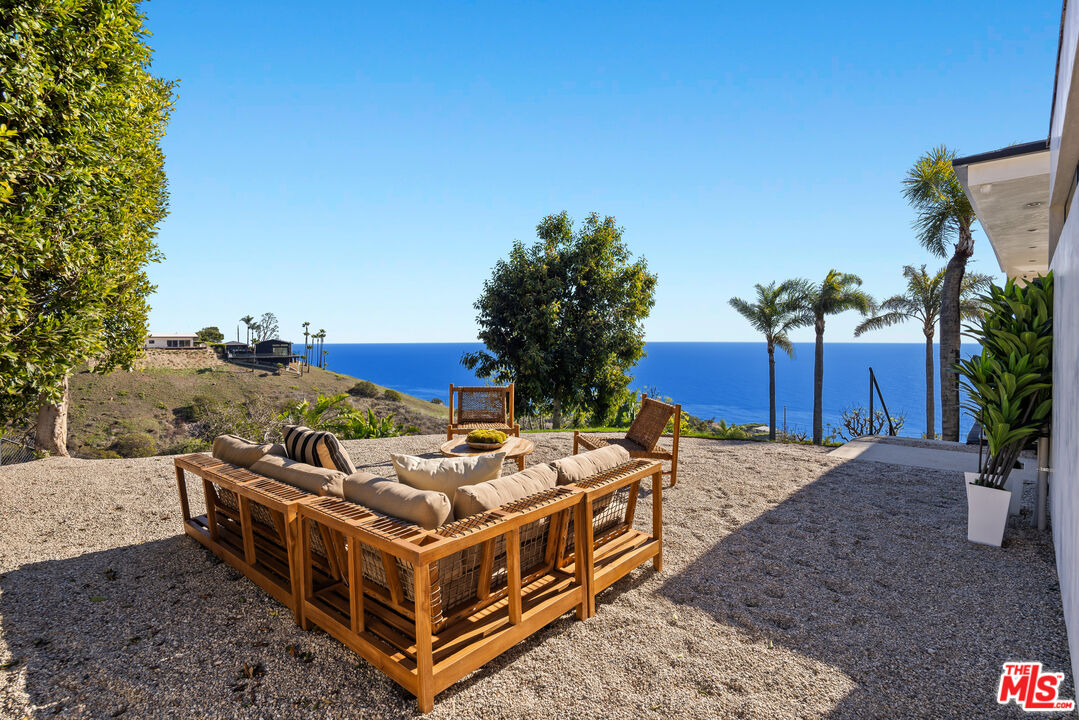 4732 Avenida Del Mar