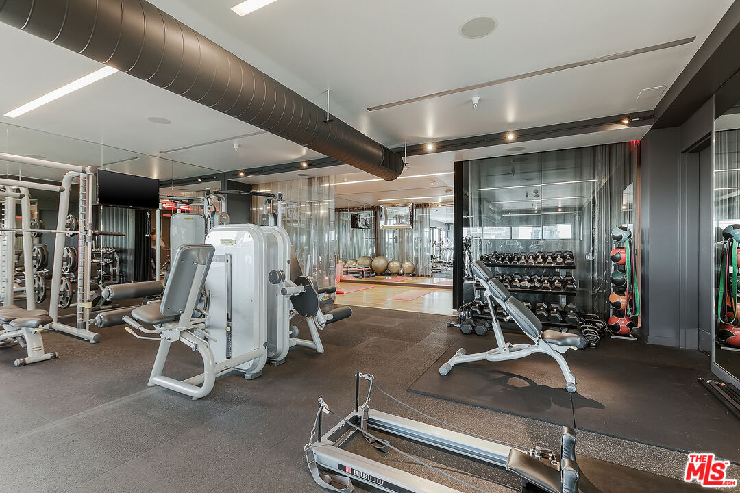6250 Hollywood Blvd Unit: 14A