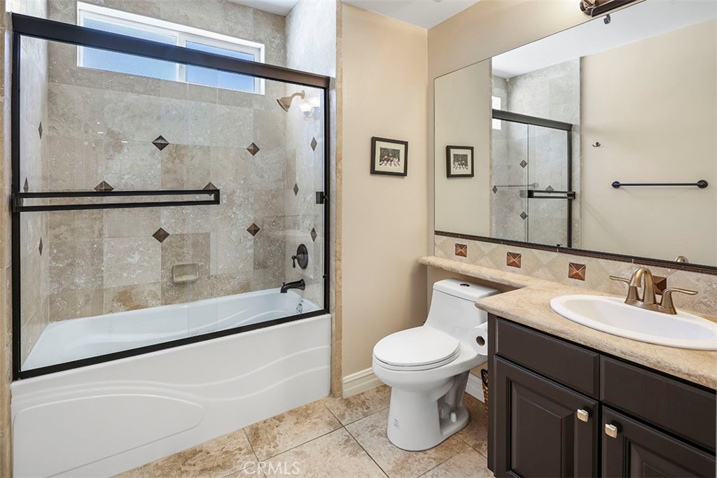 4237 Longridge Avenue 306