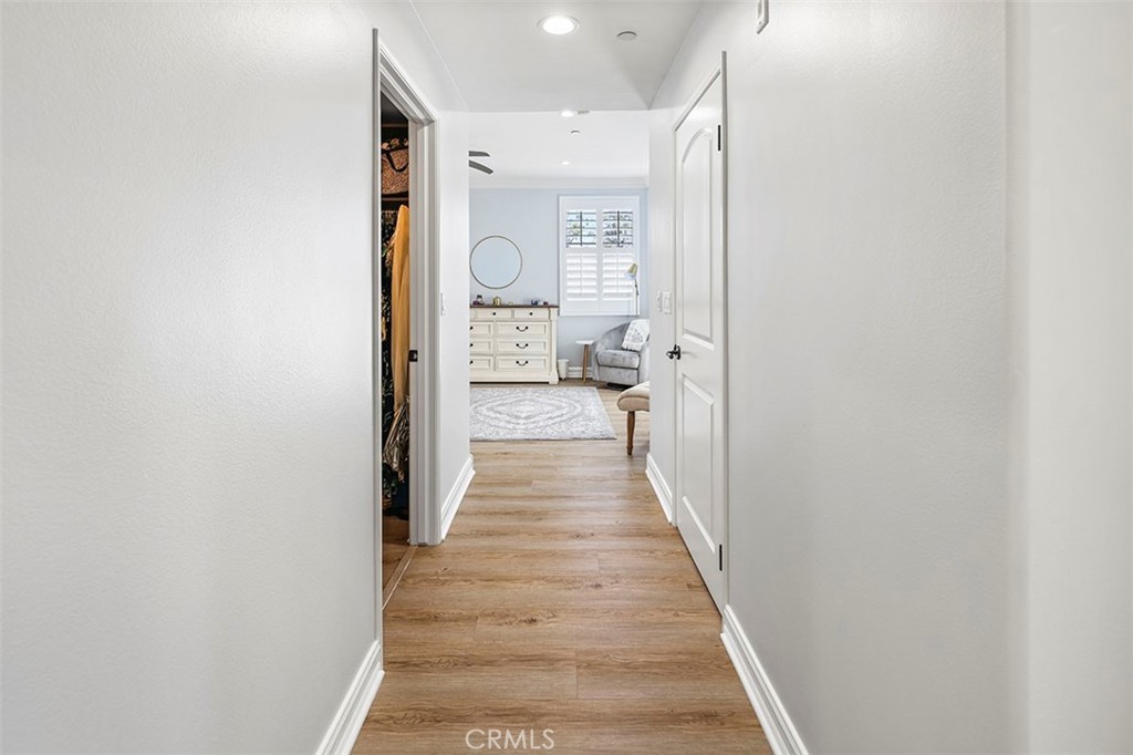 4237 Longridge Avenue 306