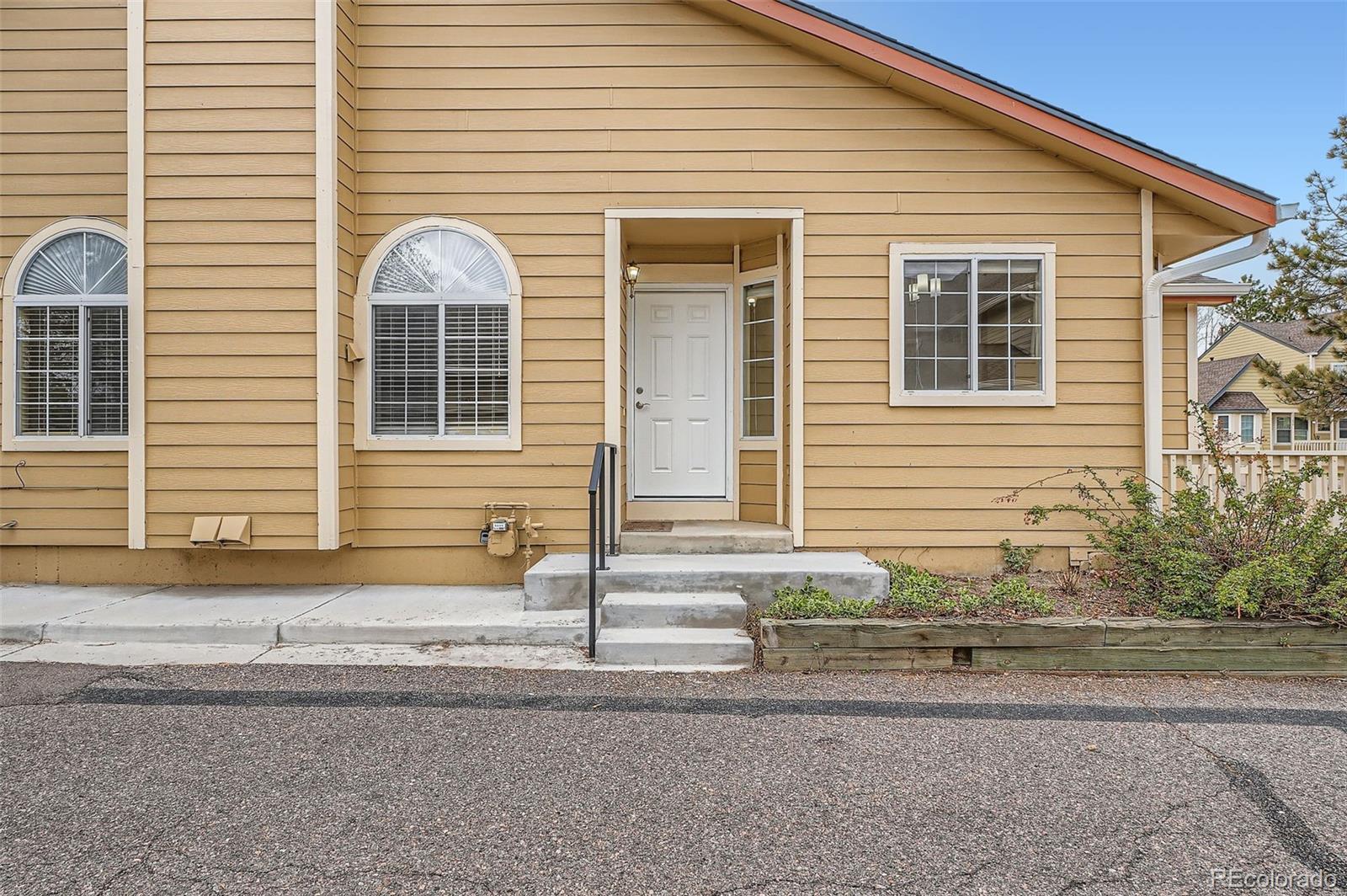 10507 W Maplewood Drive