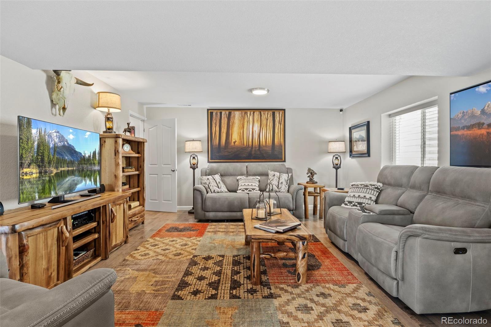 15883 PAIUTE Circle