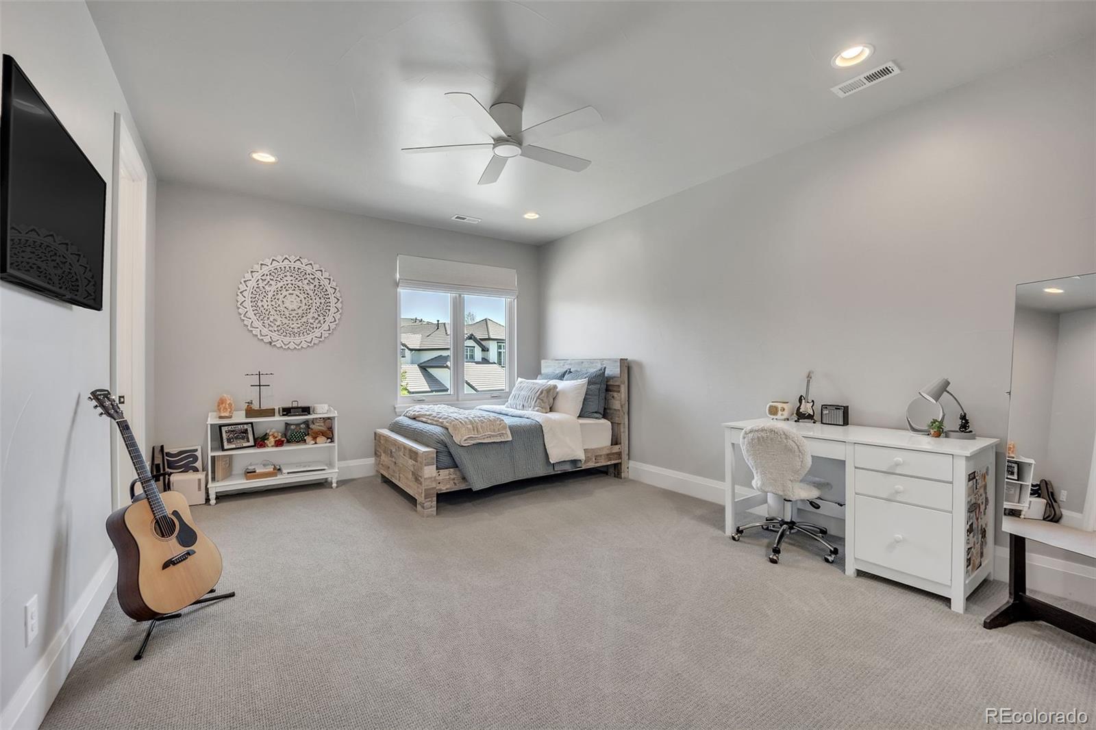 10095 S Shadow Hill Drive