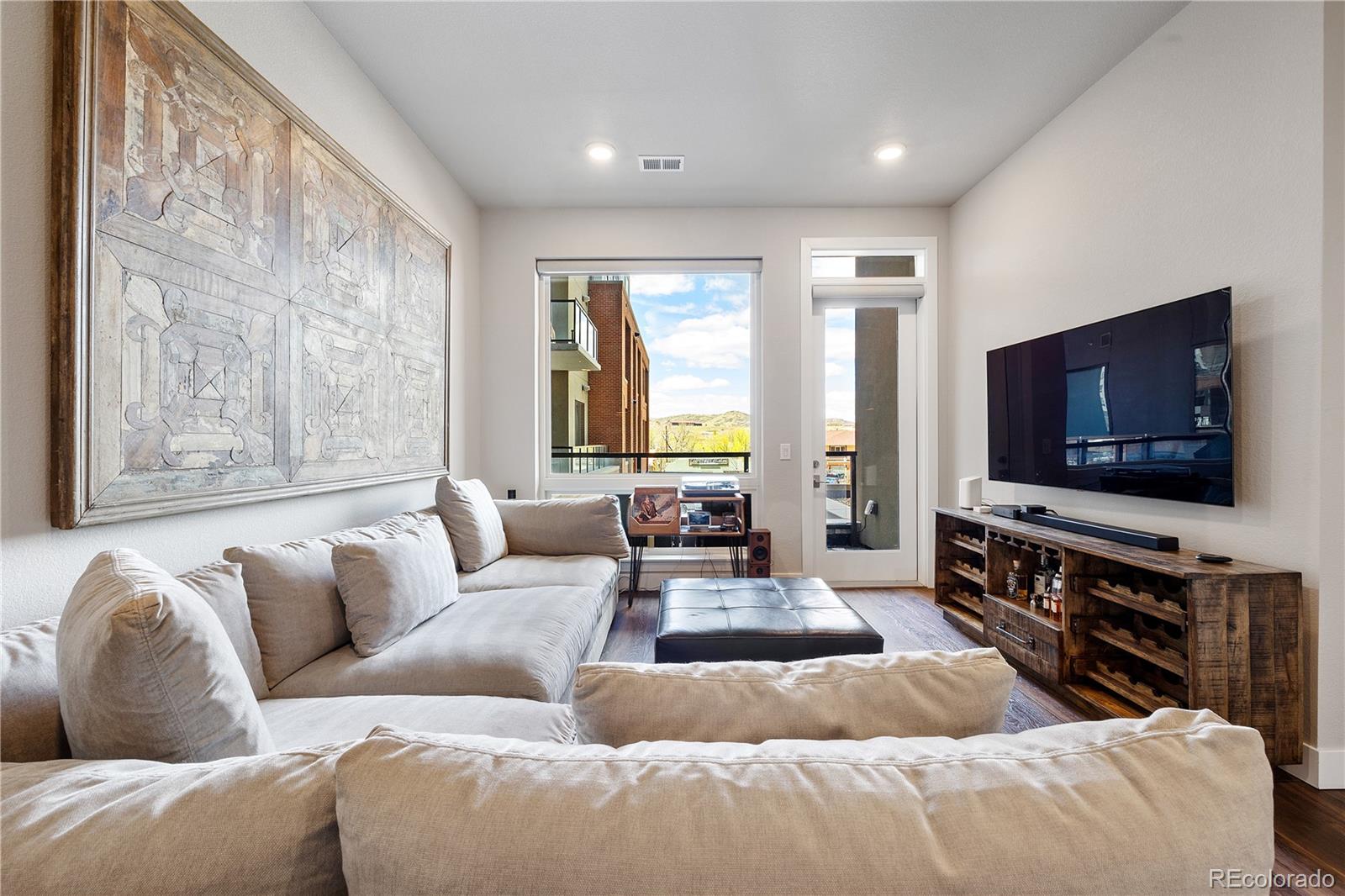 20 Wilcox Street Unit: 209