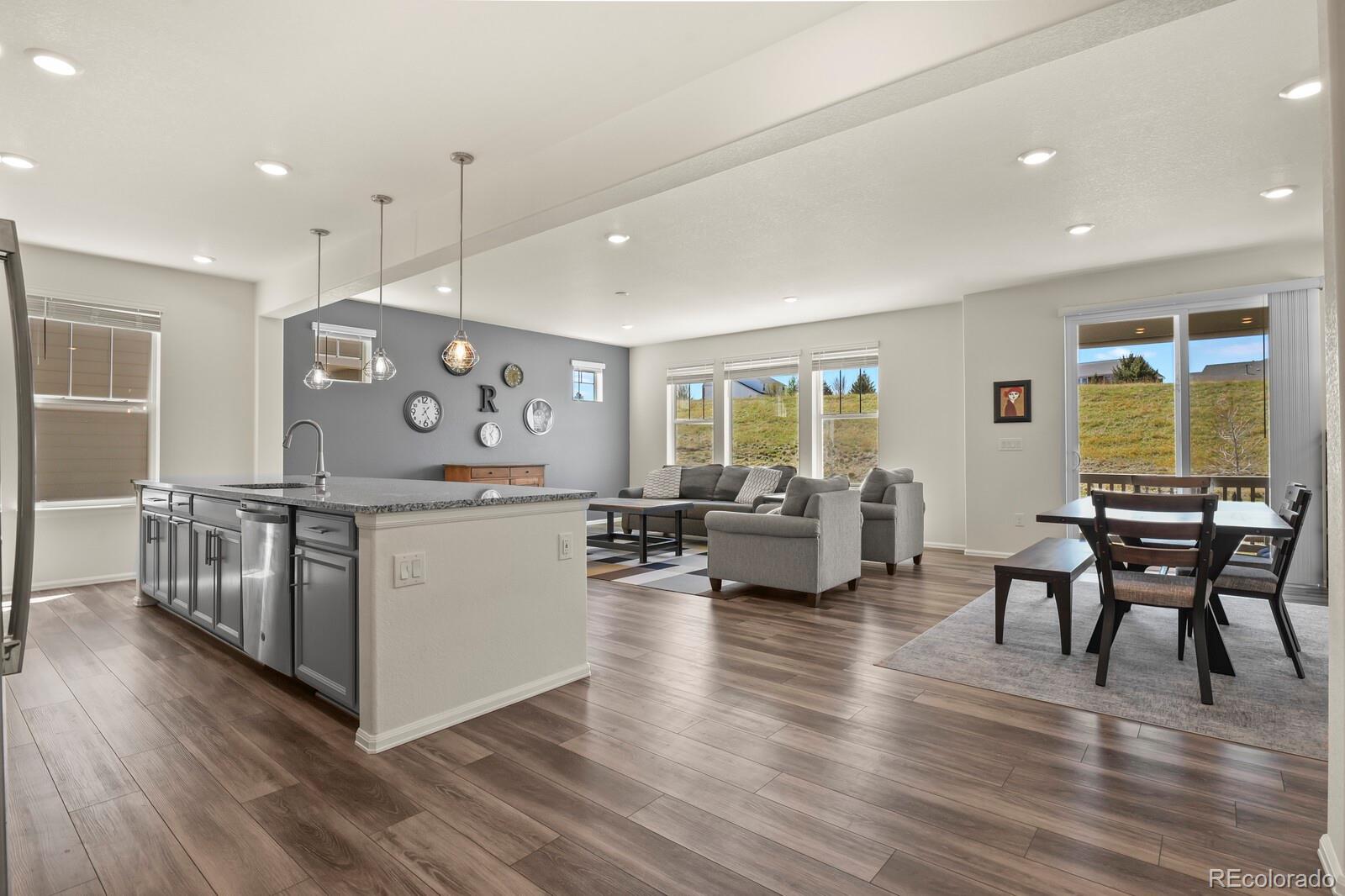 3294 Sellman Loop