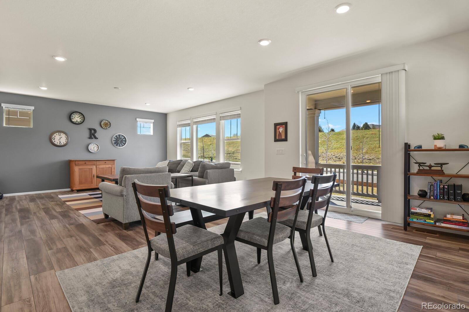 3294 Sellman Loop