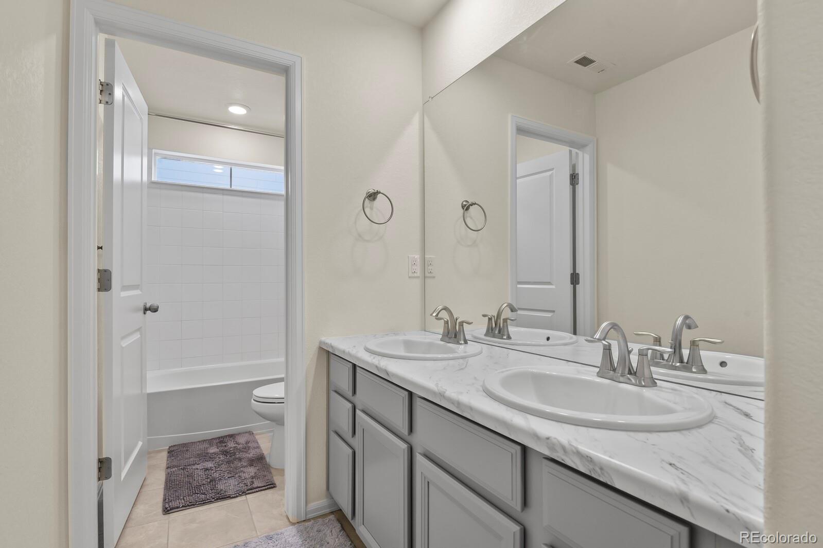 3294 Sellman Loop