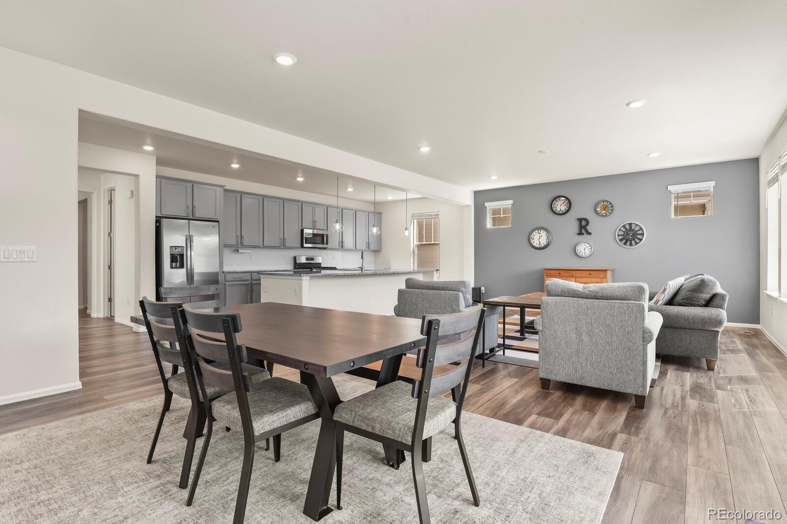 3294 Sellman Loop