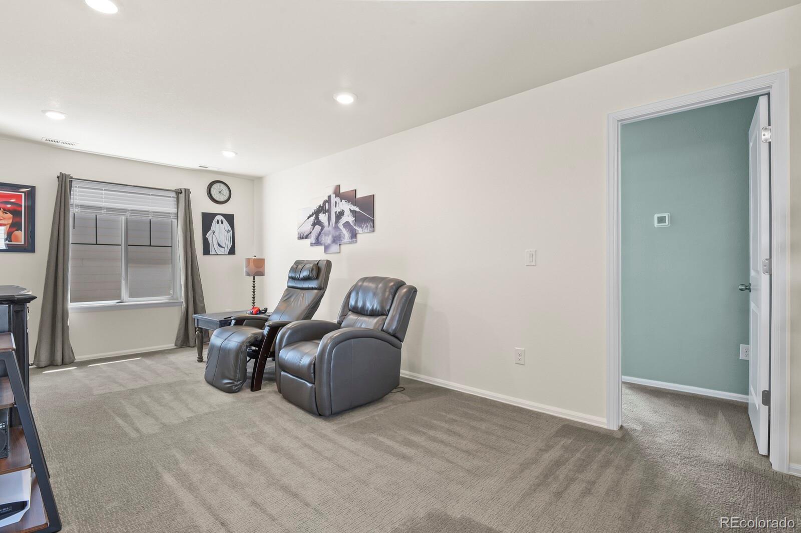 3294 Sellman Loop