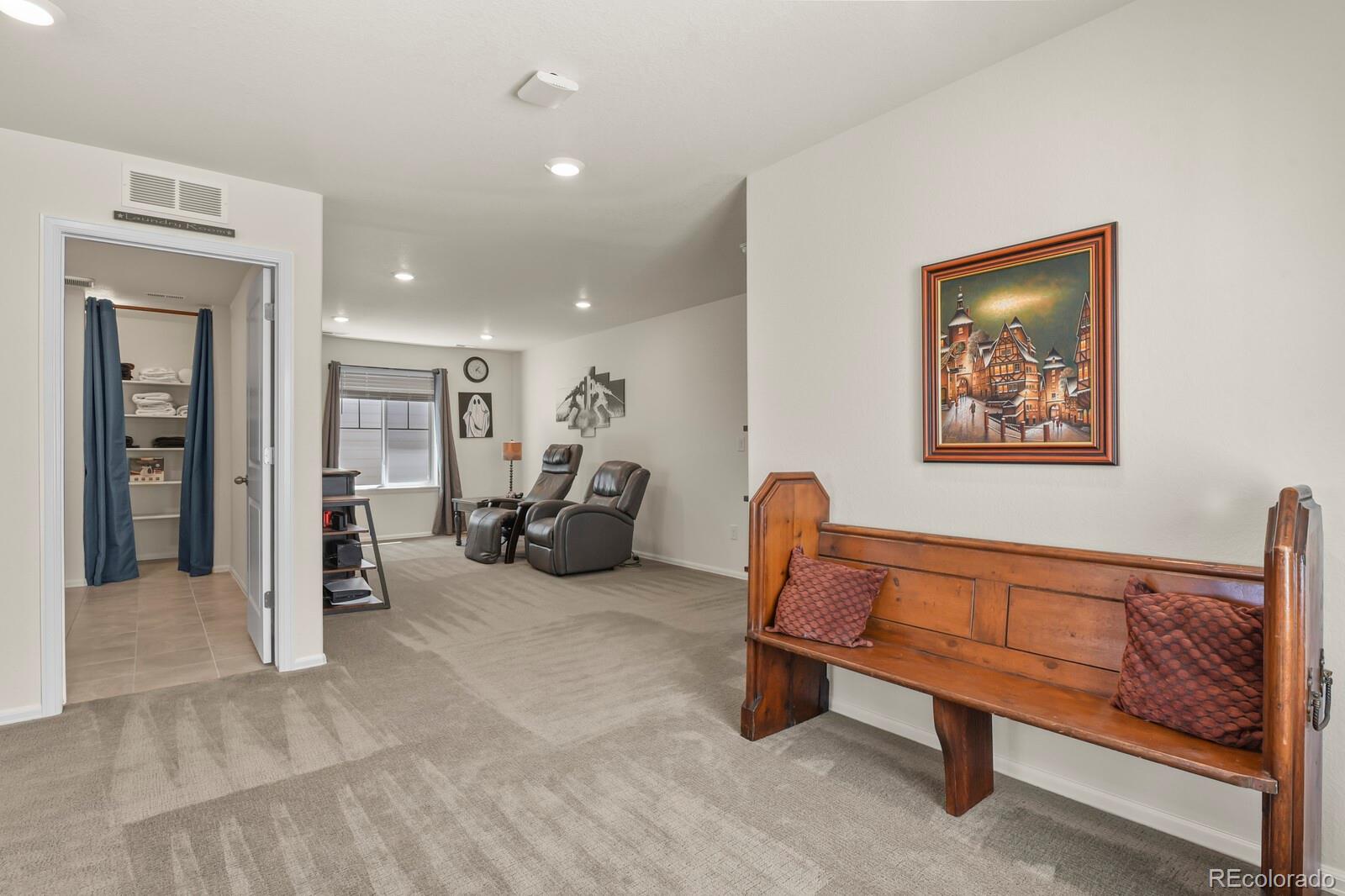 3294 Sellman Loop