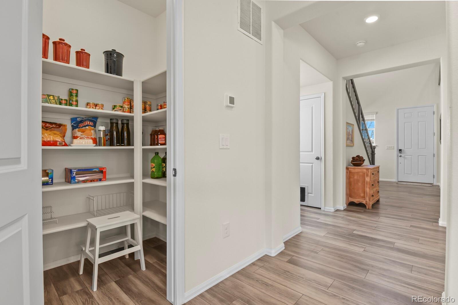 3294 Sellman Loop