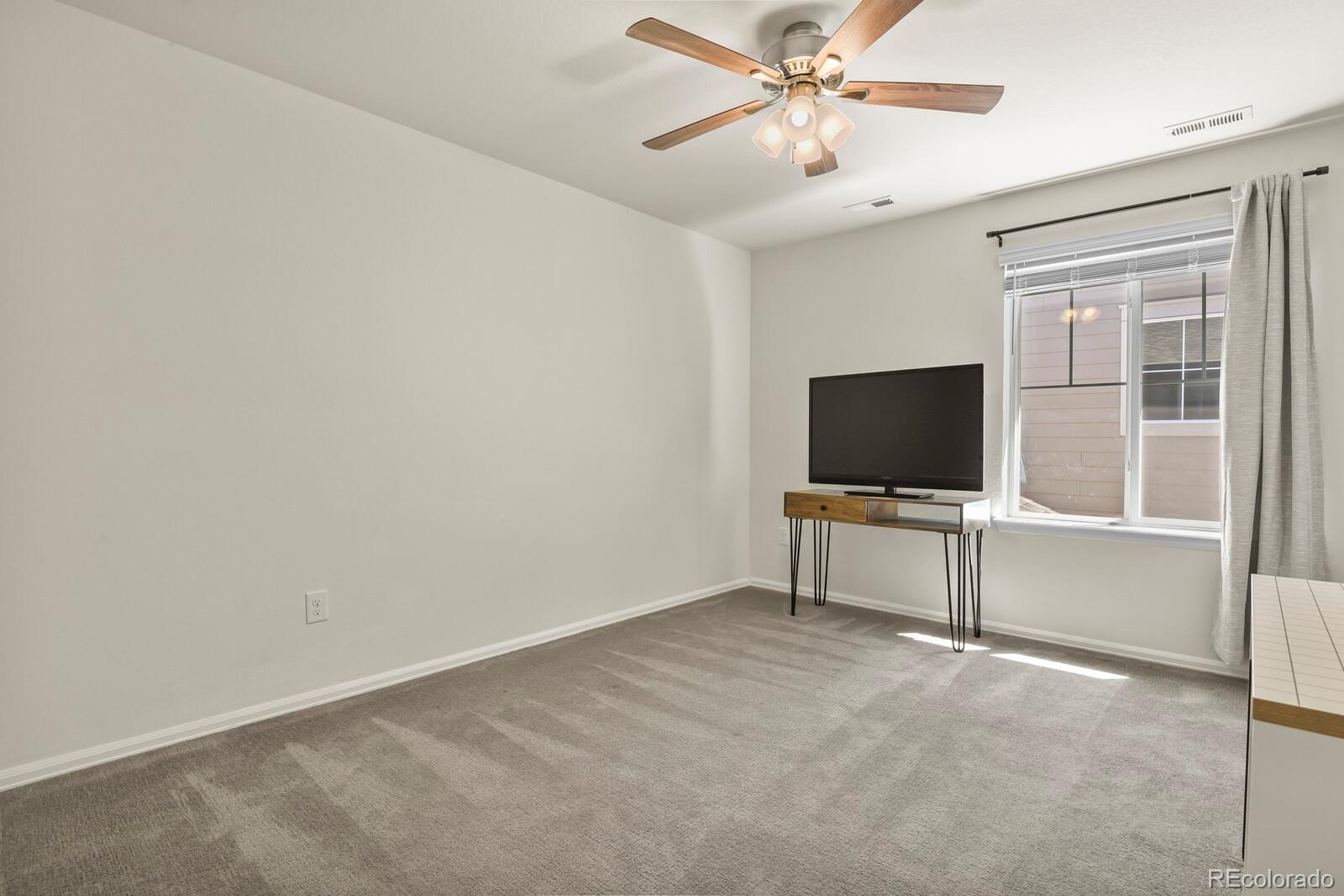 3294 Sellman Loop