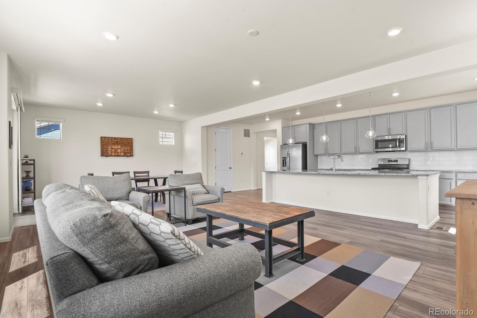 3294 Sellman Loop