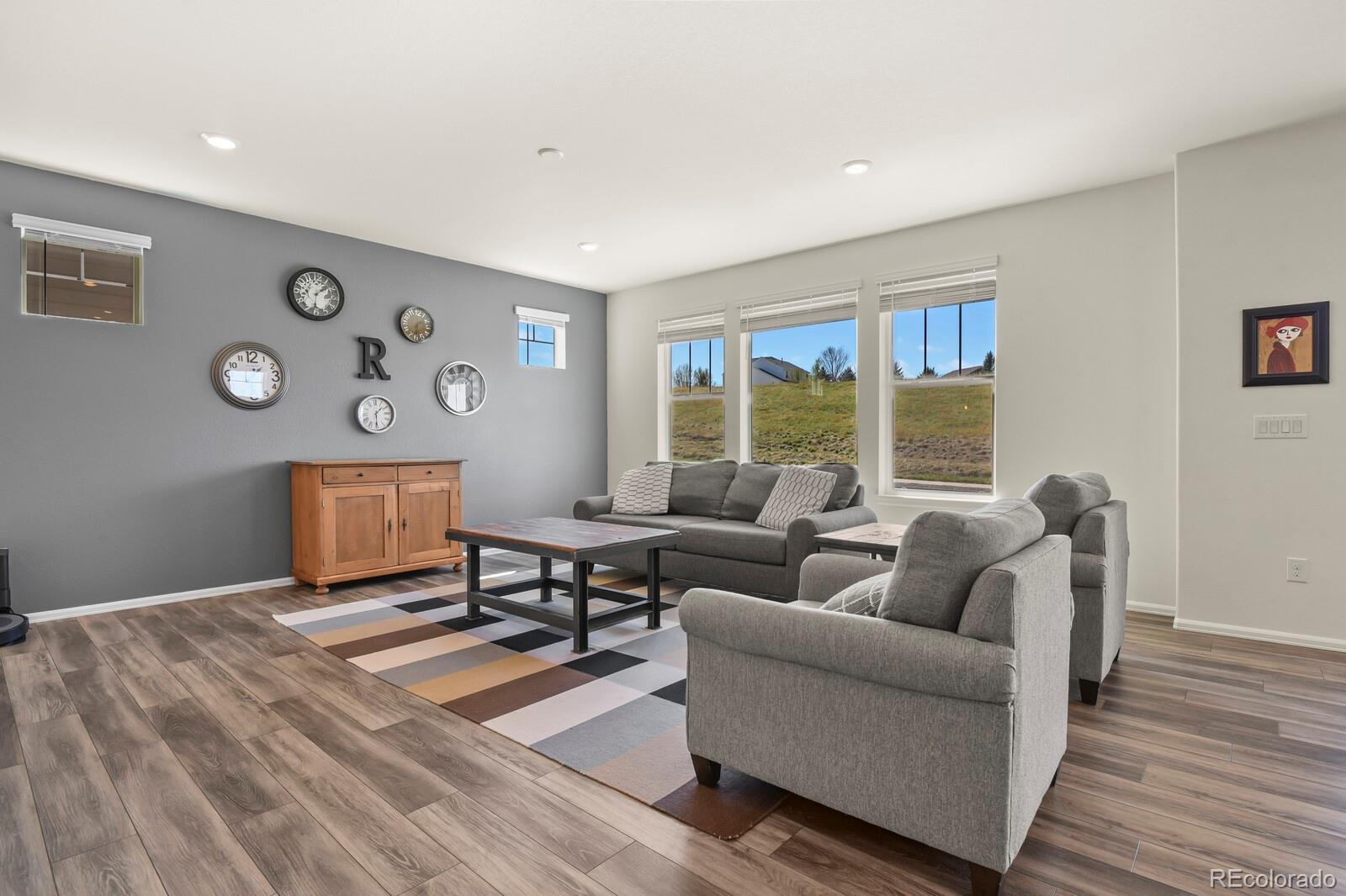 3294 Sellman Loop