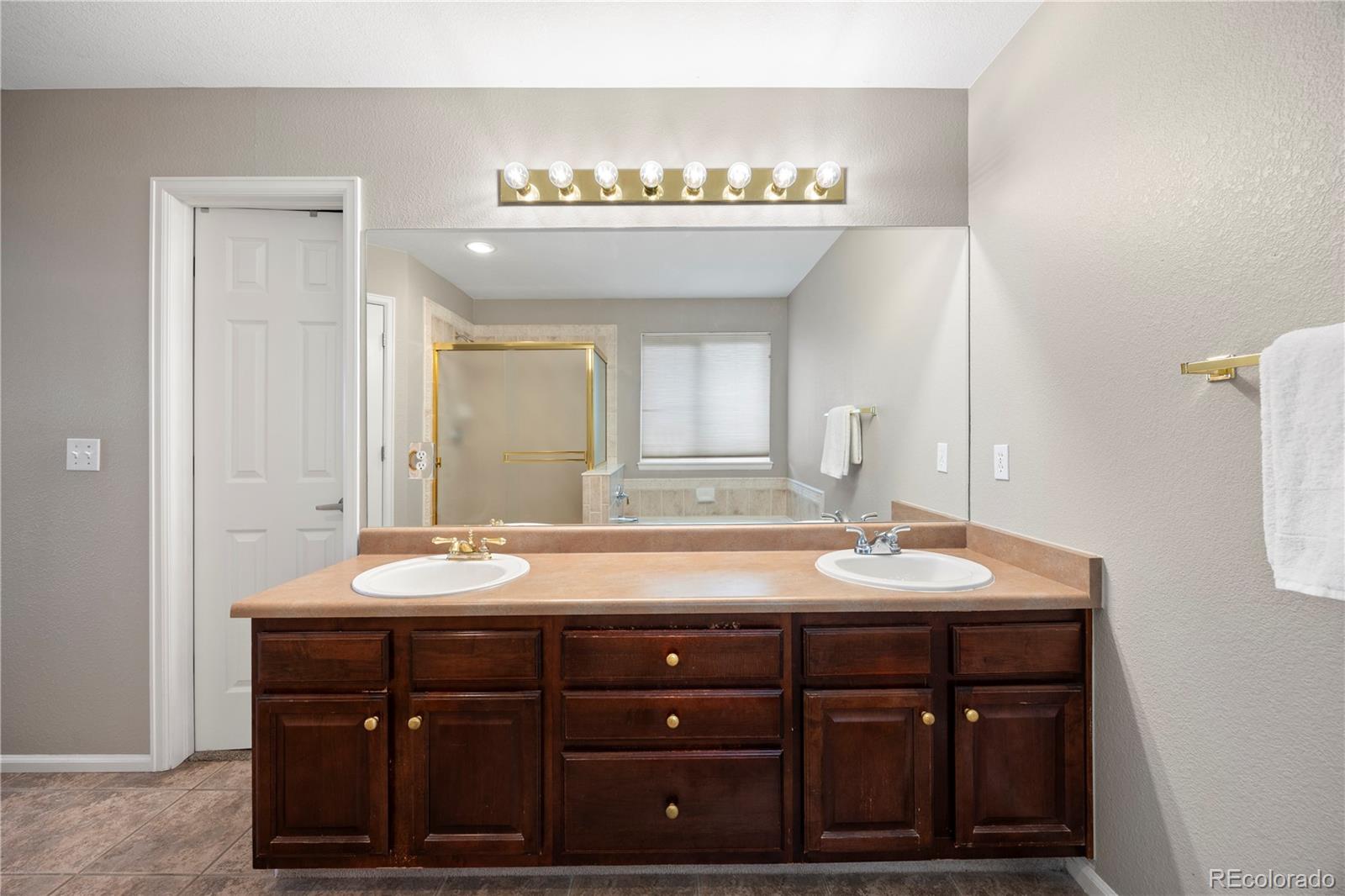 4665 Bobolink Drive