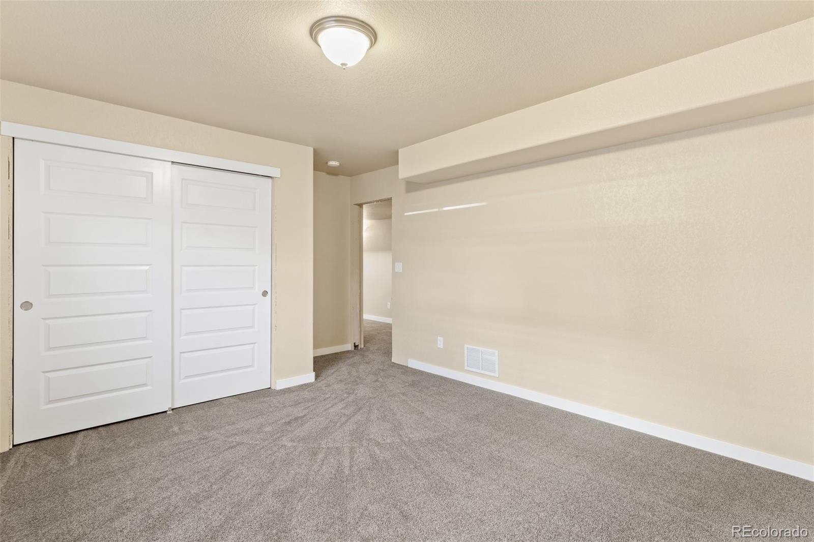 1185 Antrim Loop
