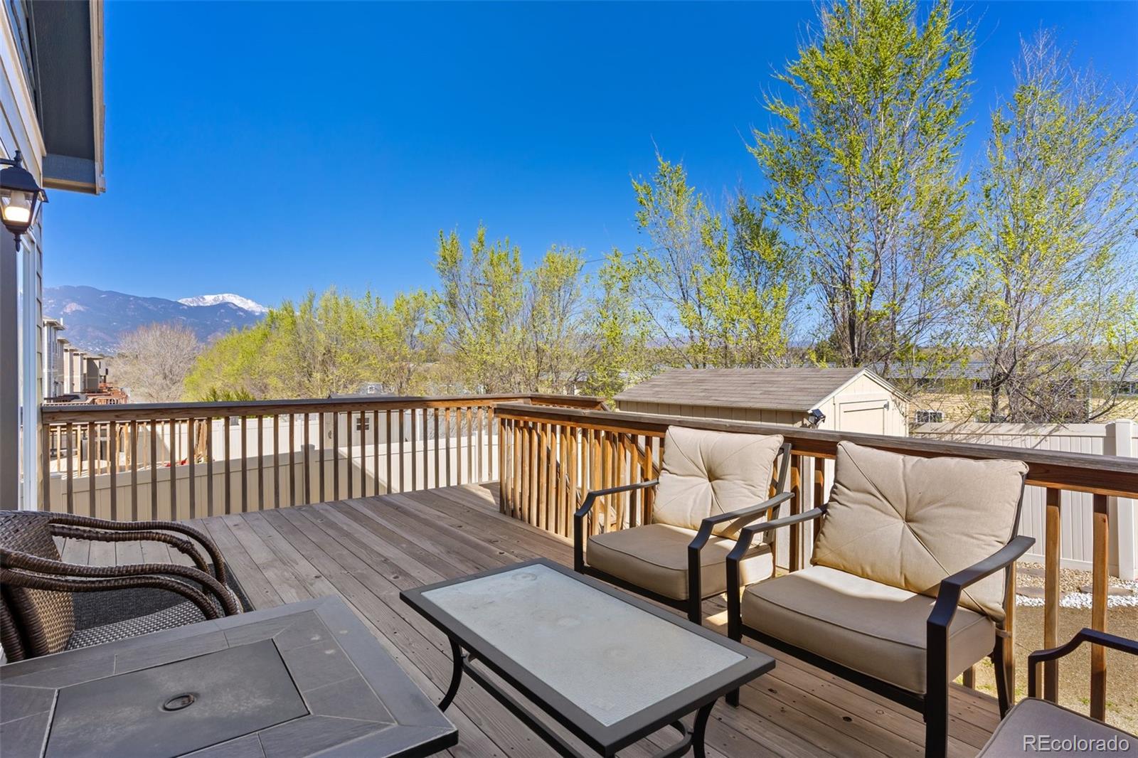 1185 Antrim Loop