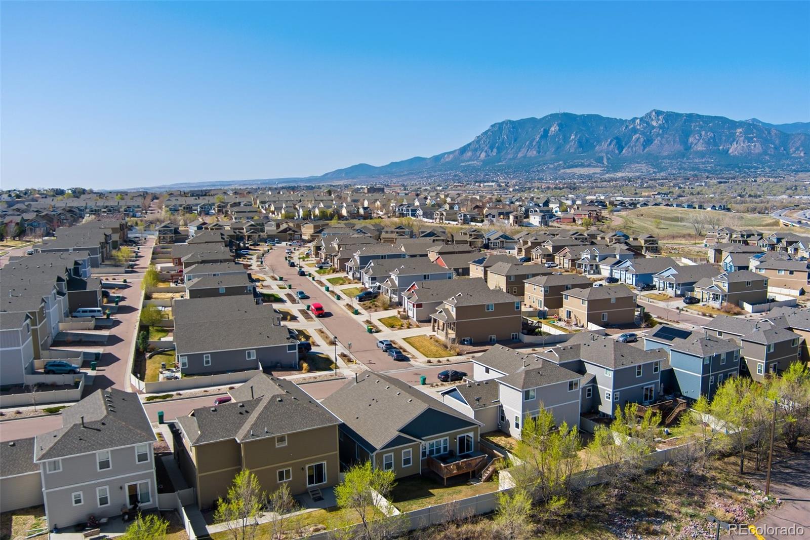 1185 Antrim Loop