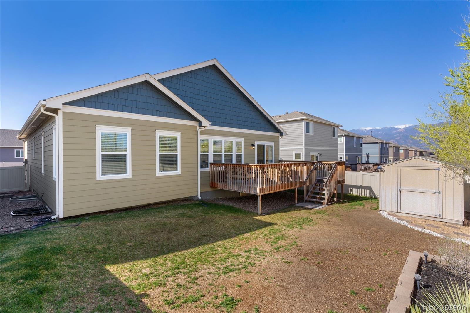 1185 Antrim Loop