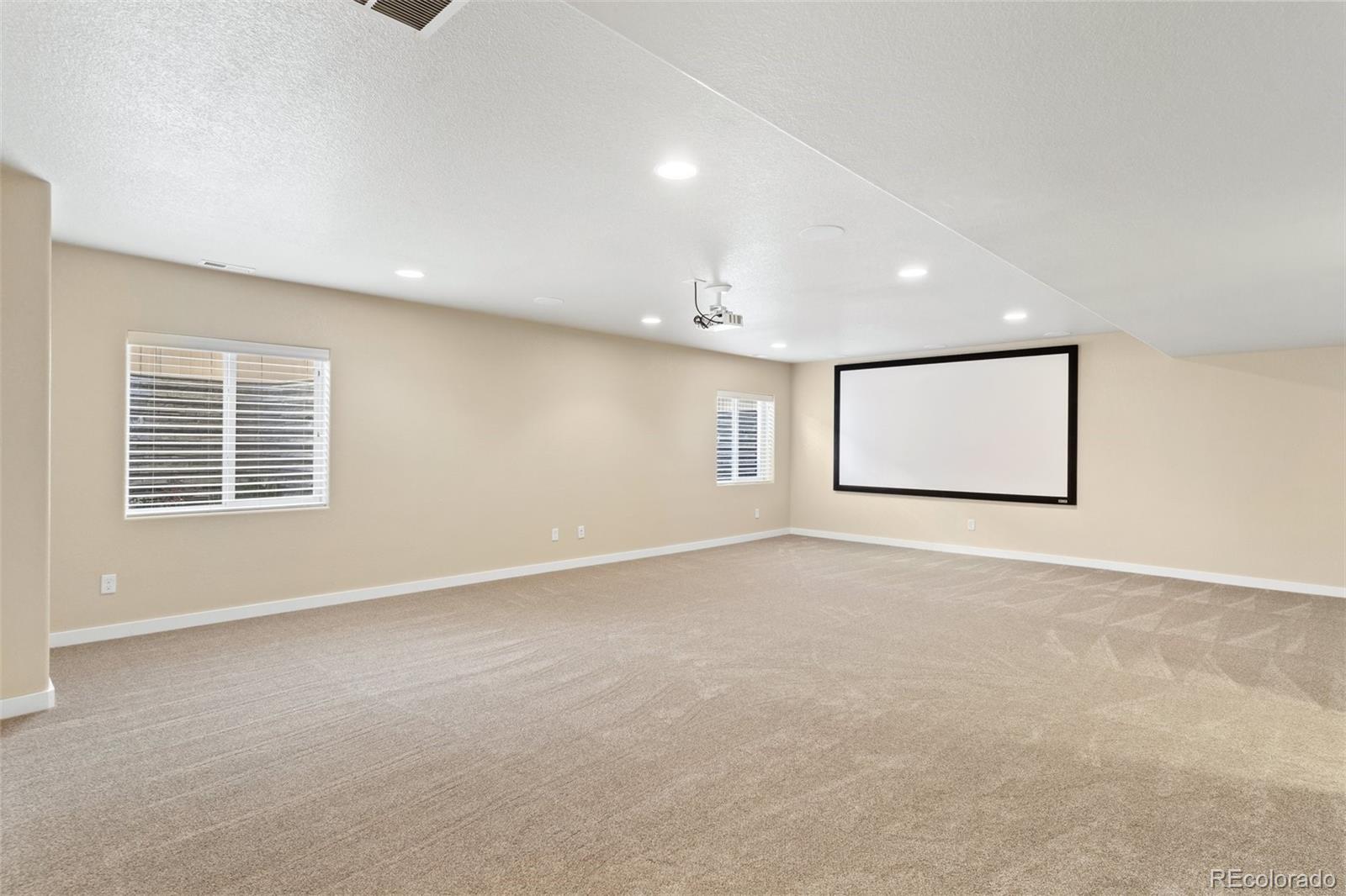 1185 Antrim Loop