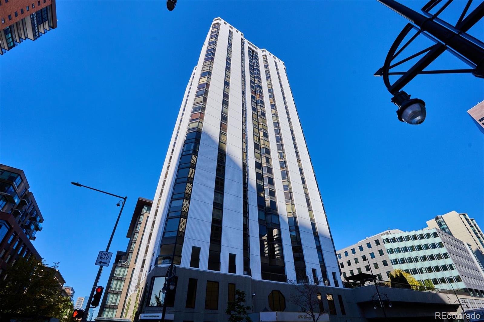 1625 Larimer Street Unit: 2004