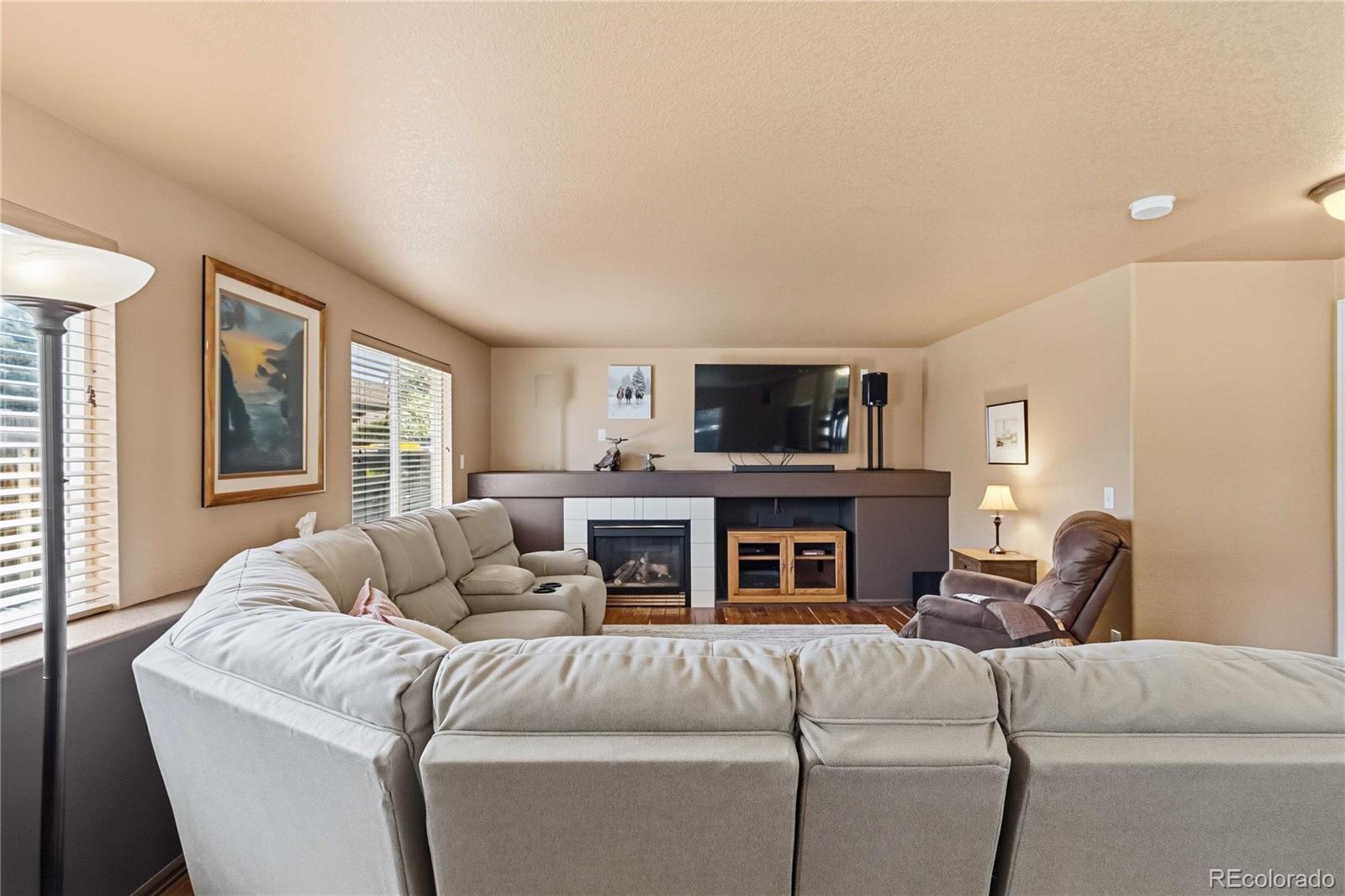 23981 Glenmoor Drive