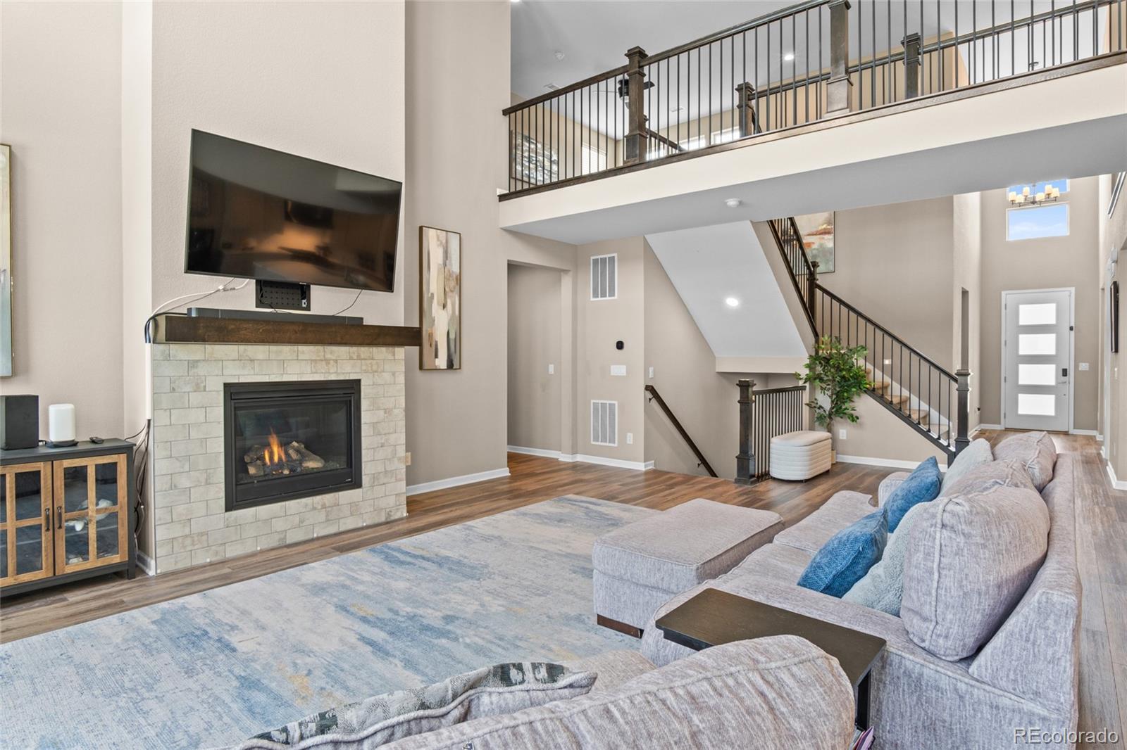 5909 Los Olivas Point