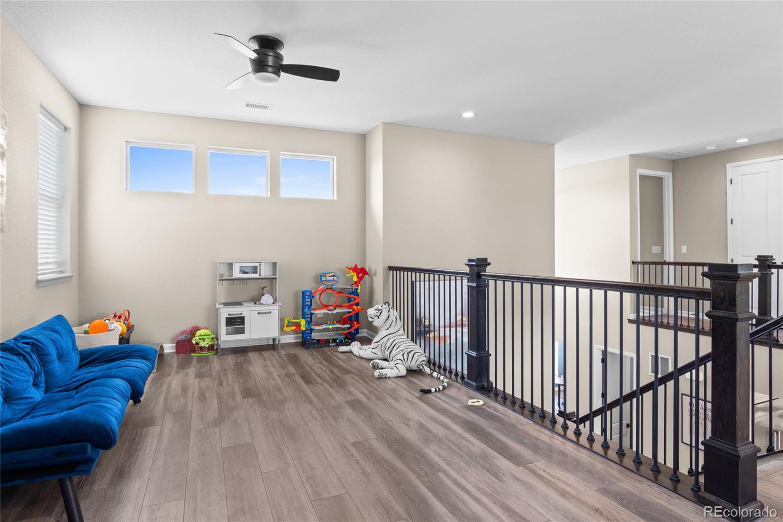 5909 Los Olivas Point