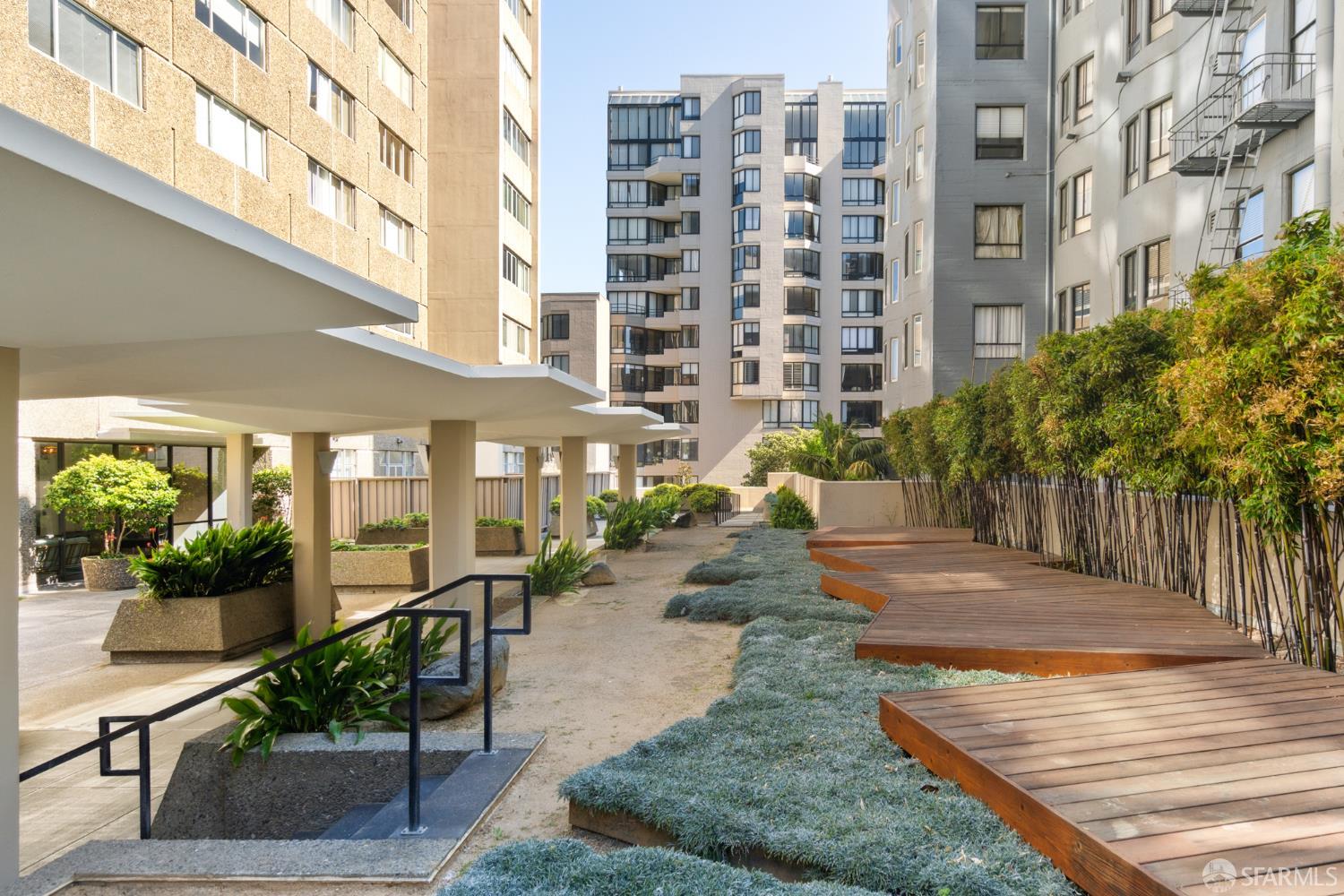 1001 Pine Street # 1402