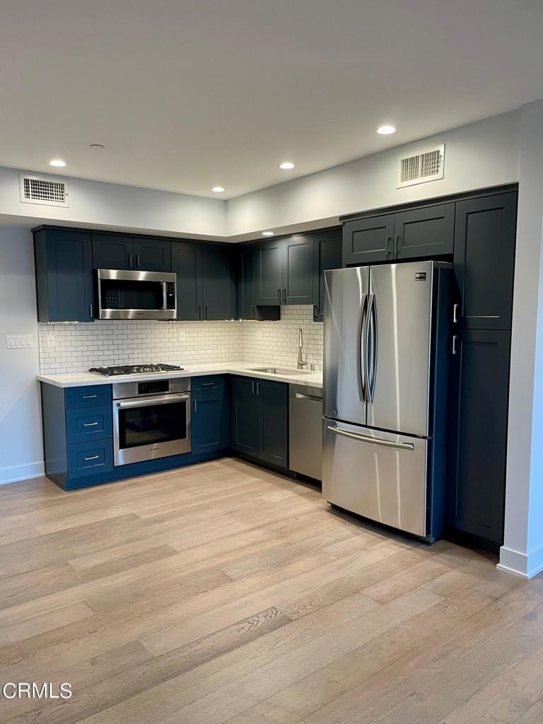 137 S Wilson Avenue 401