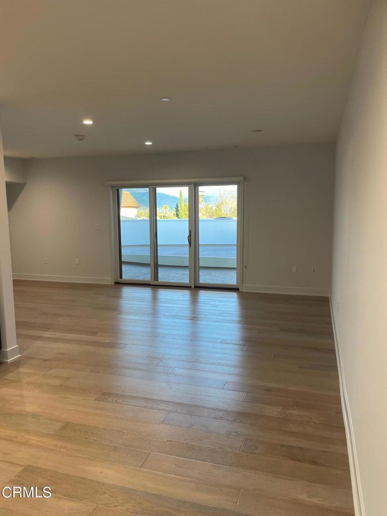 137 S Wilson Avenue 401