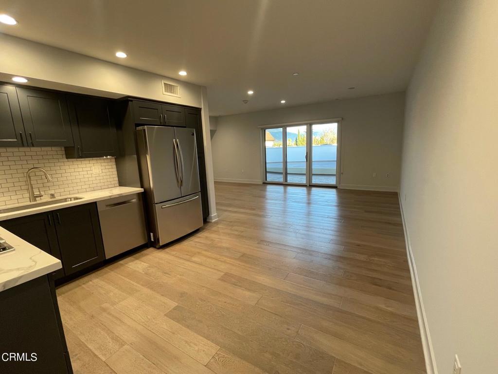 137 S Wilson Avenue 401