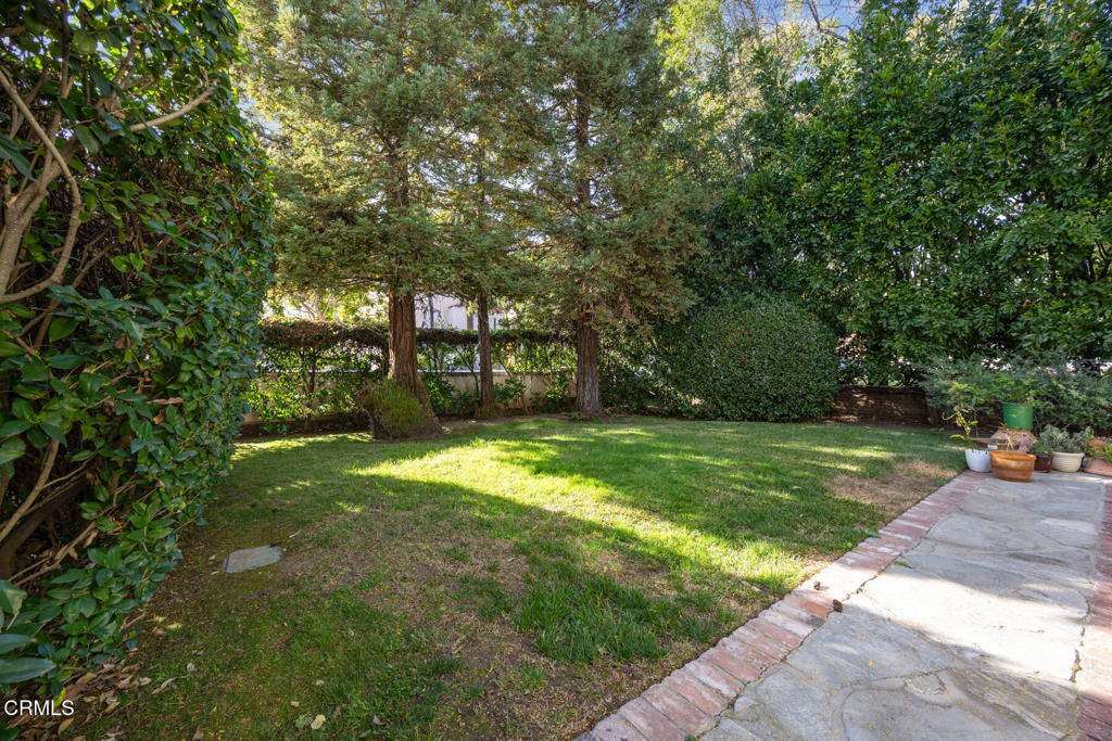 160 S Grand Avenue
