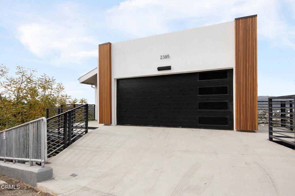 2385 Yorkshire Drive