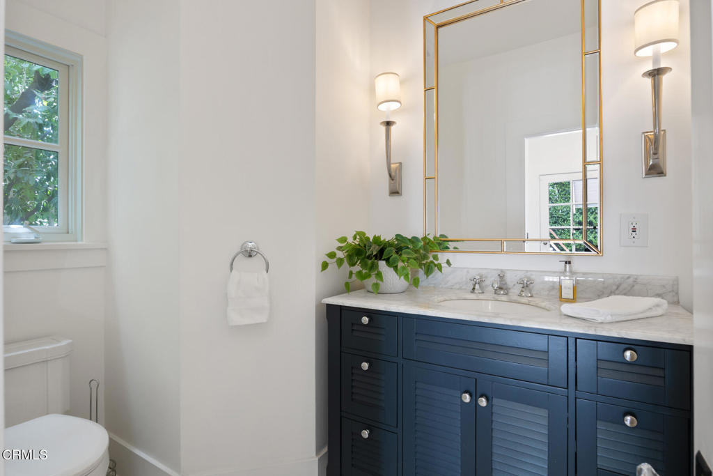 380 California Terrace