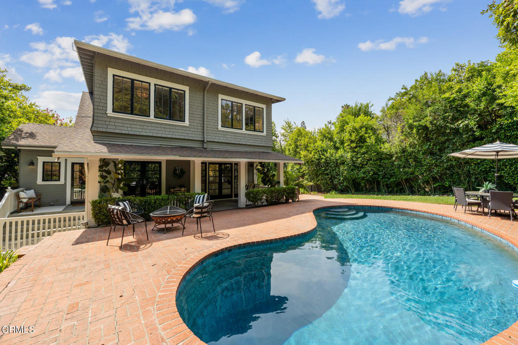 380 California Terrace