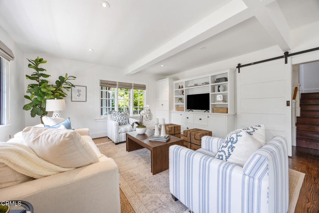 380 California Terrace