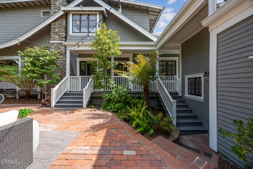 380 California Terrace