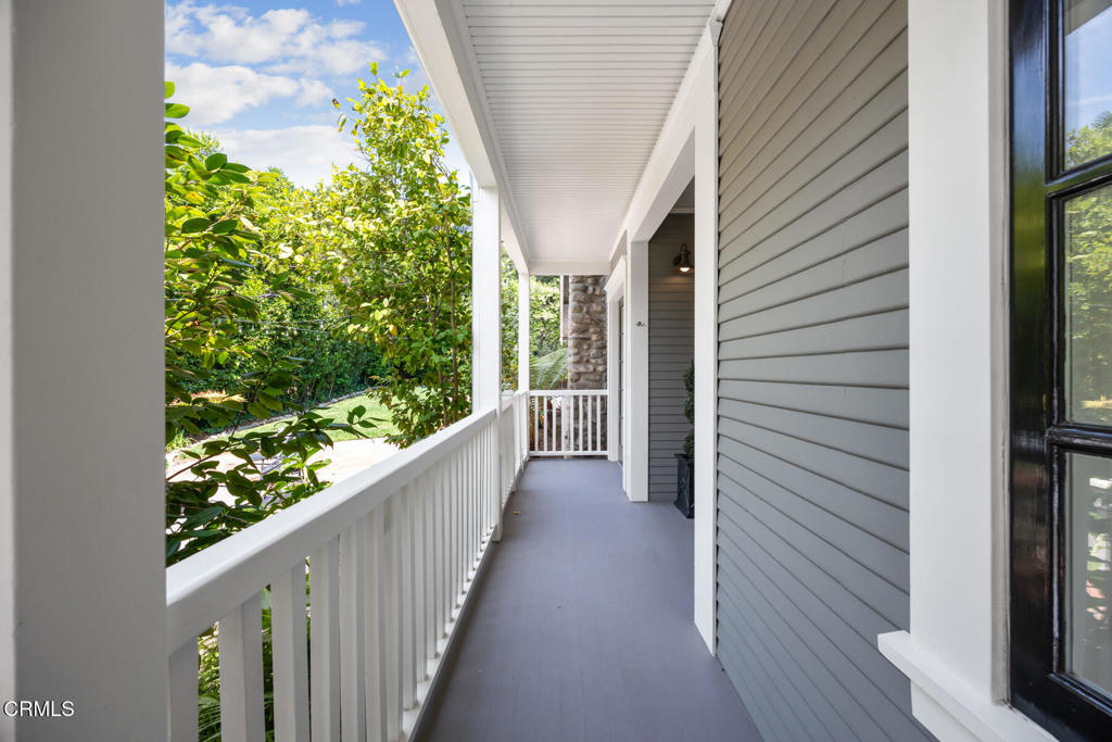 380 California Terrace