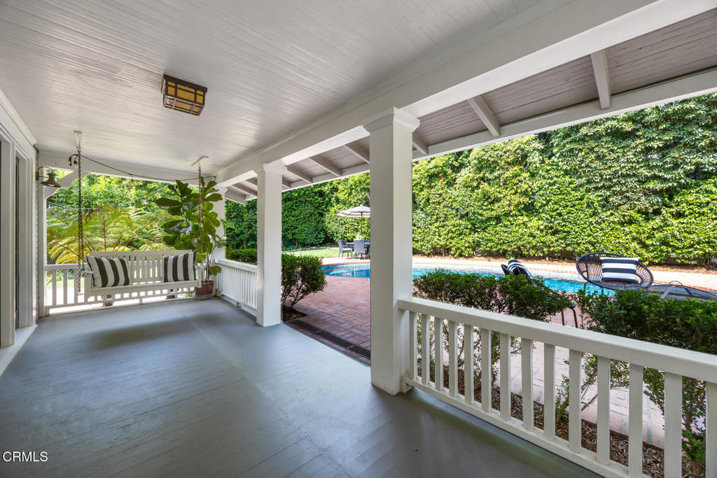 380 California Terrace