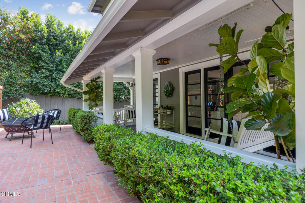 380 California Terrace