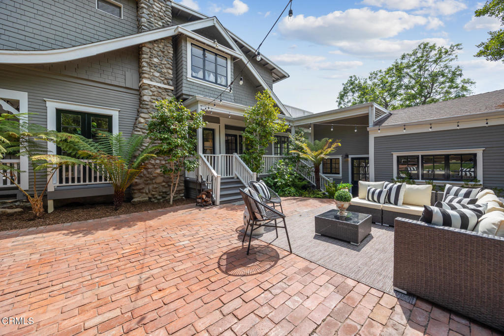 380 California Terrace