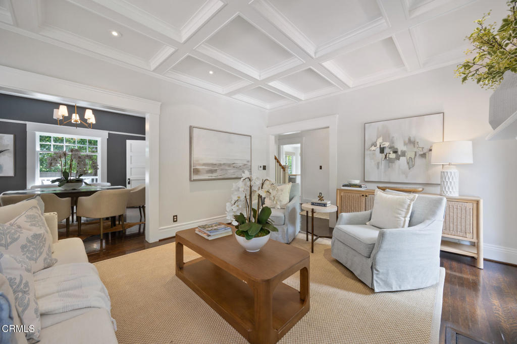 380 California Terrace