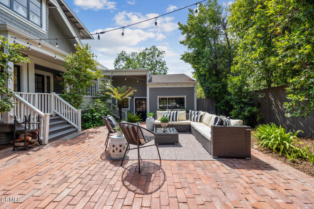 380 California Terrace