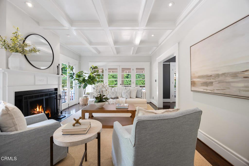 380 California Terrace