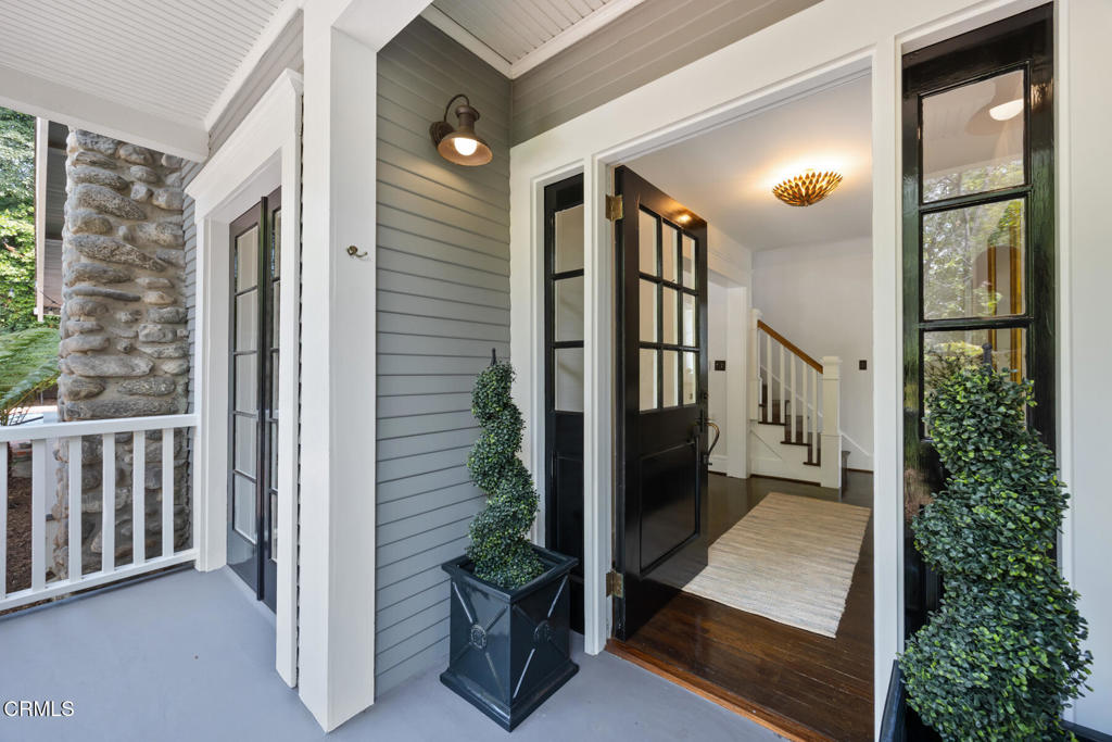 380 California Terrace